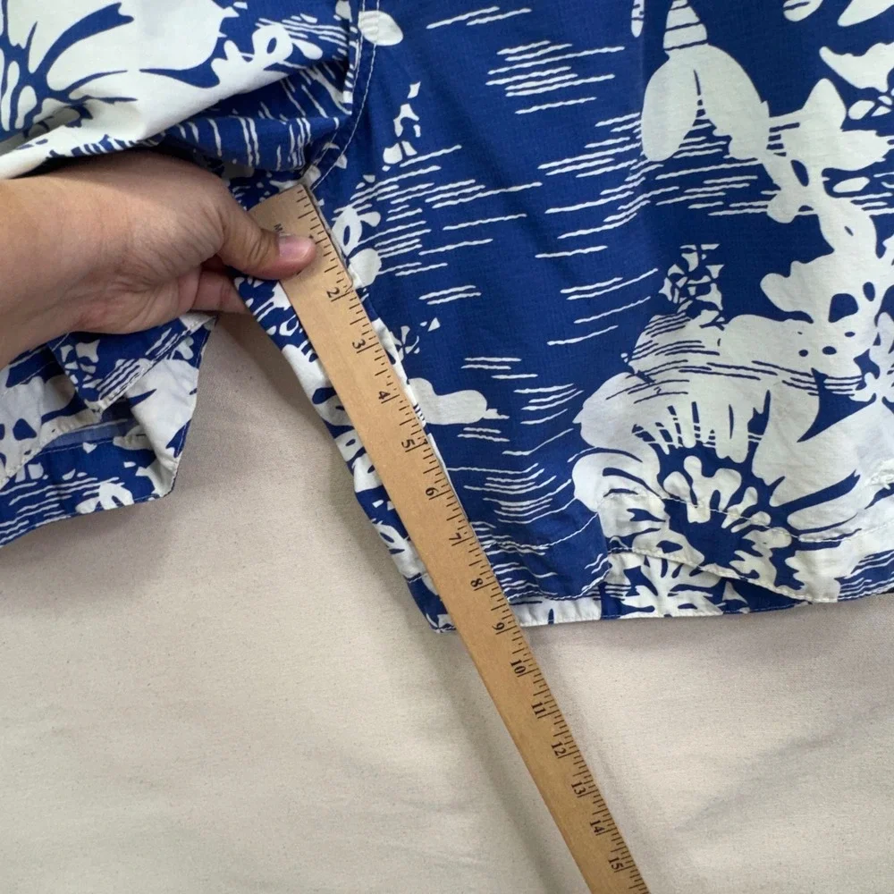 Tommy Bahama Relax Board Shorts Large Blue White Floral Tropical Beachy Surf
